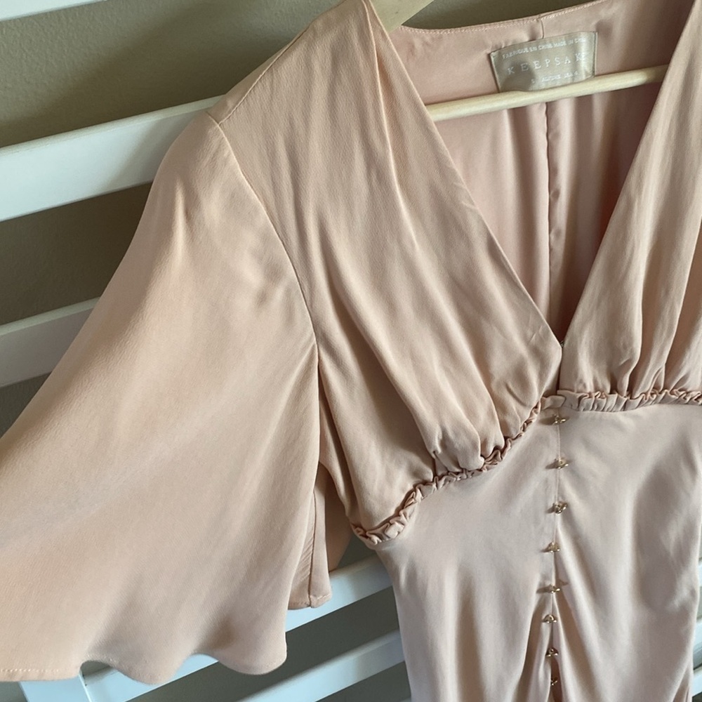 KEEPSAKE Kinship Blush Pink V Neck Gold Button Flare Sleeve Midi Dress Size 4 - Picture 6 of 16